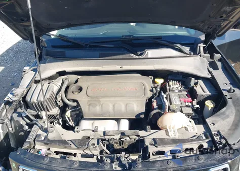 2018 Jeep Compass Limited 4X4 from USA, damaged, VIN 3C4NJDCB5JT334004